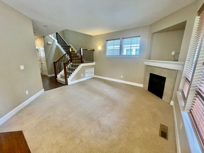 Building Photo - Well Appointed, Open Floor Plan 3-bedroom, 2.5-bathroom home in Beaverton