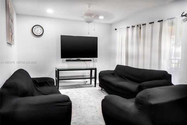 Building Photo - 20300 NE 3rd Ct