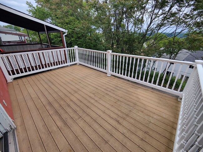 Building Photo - *Recently Updated 2BD/1.5BA Townhouse Available for Rent in West Mifflin*