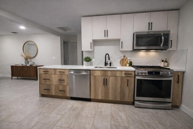 Building Photo - 6782 SW 25th St