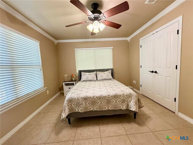 Building Photo - 502 Odom Dr