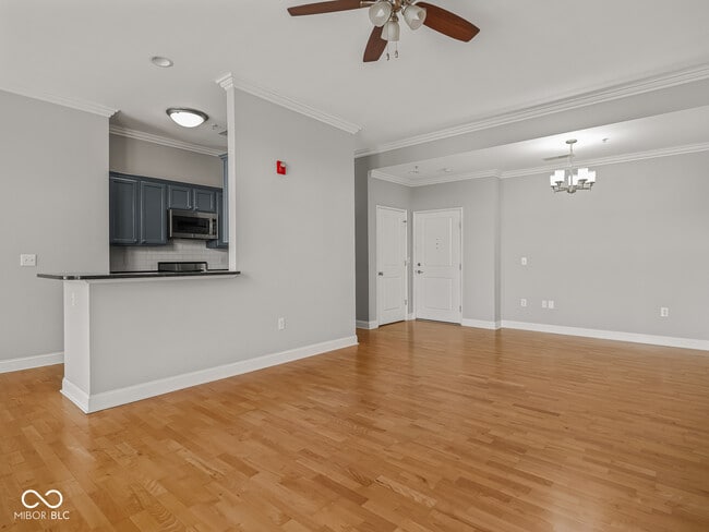 Building Photo - 450 E Ohio St