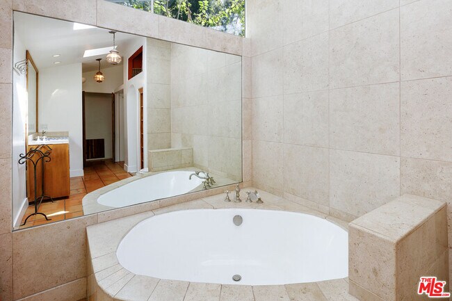 Building Photo - 6328 Frondosa Dr