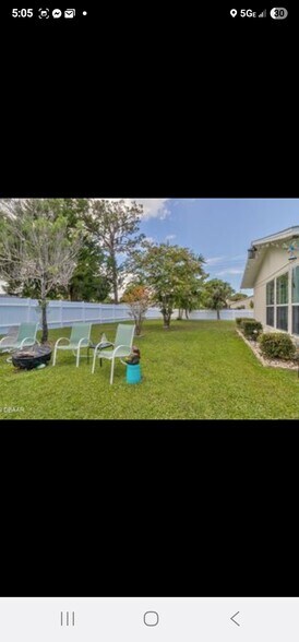 Building Photo - 2404 Pine Tree Dr