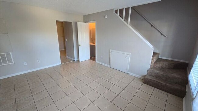 Building Photo - West Columbia