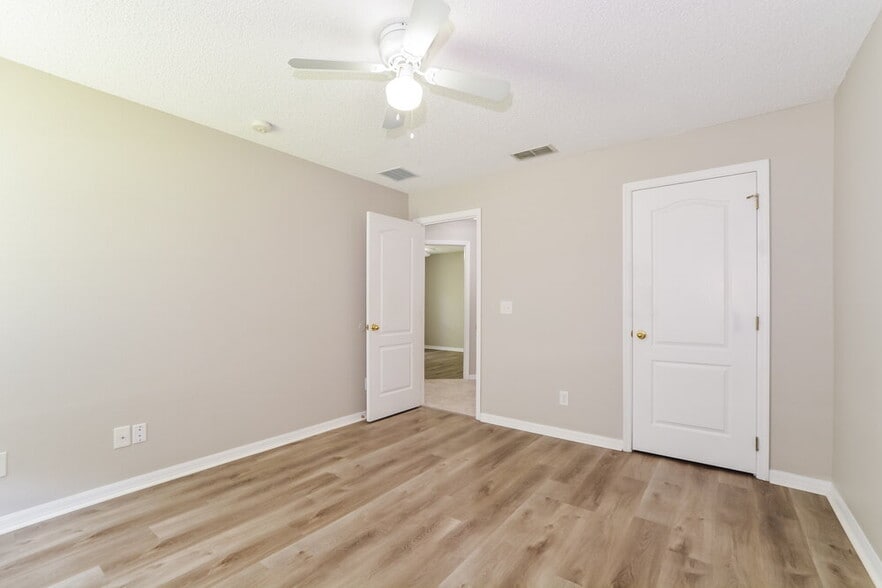 Building Photo - 1365 Dunbarton Ct