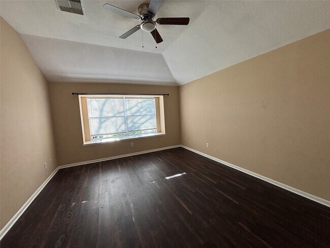 Building Photo - 10715 Lyndon Meadows Dr