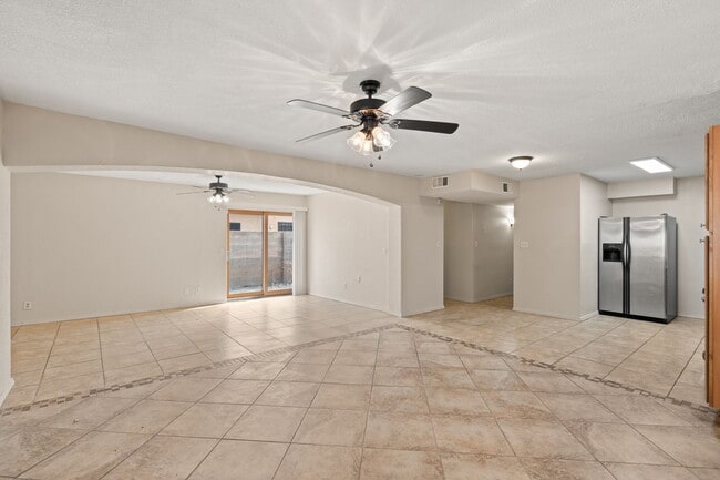 Building Photo - 1178 Calle Madera