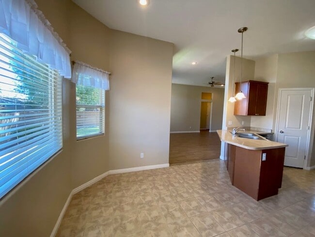 Building Photo - 394 N 2720 E