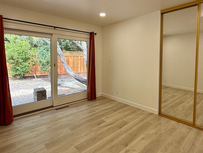 Building Photo - Bright & Updated 3 Bedroom 2 Bath Single Family Home in Santa Clara