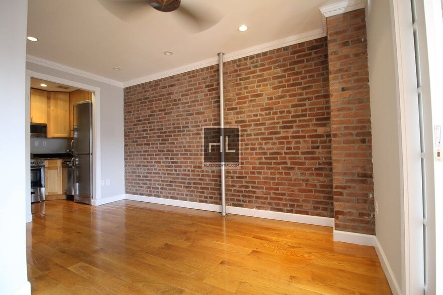 Building Photo - First Avenue