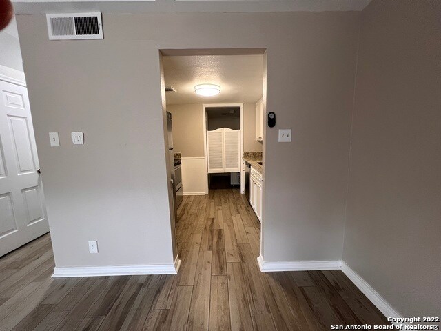 Building Photo - 645 Strings Dr