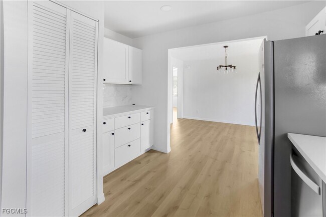 Building Photo - 10697 Holly Rd