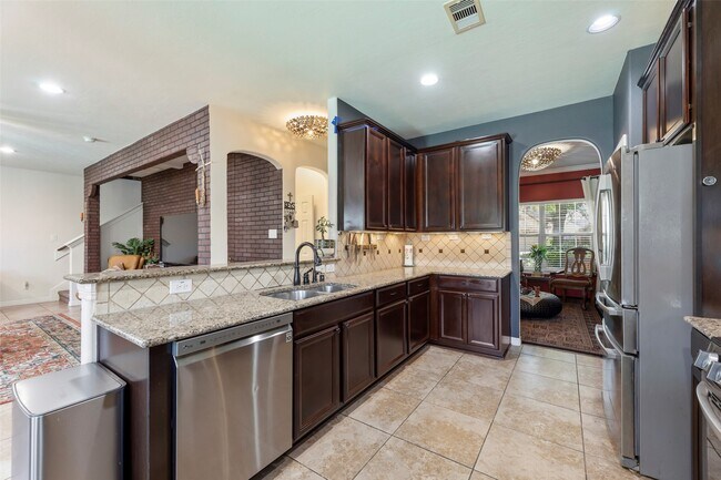Building Photo - 27146 Harvest Pointe Ln