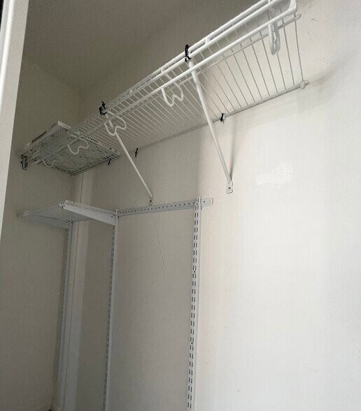2nd bedroom closet - 27 Meritage Cmn