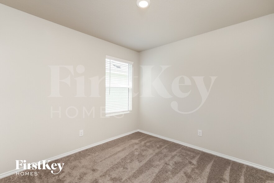 Building Photo - 10610 Varmus Dr