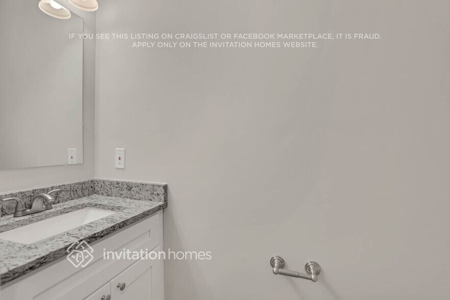 Building Photo - 1405 Silver Fox Run