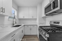 Building Photo - 908 Manhattan Ave