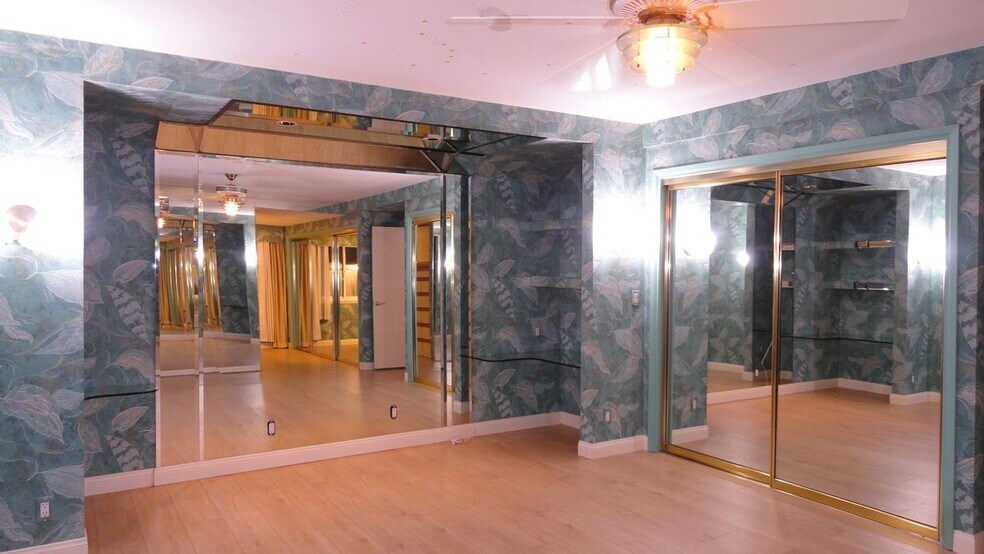 Building Photo - 1100 La Senda Dr