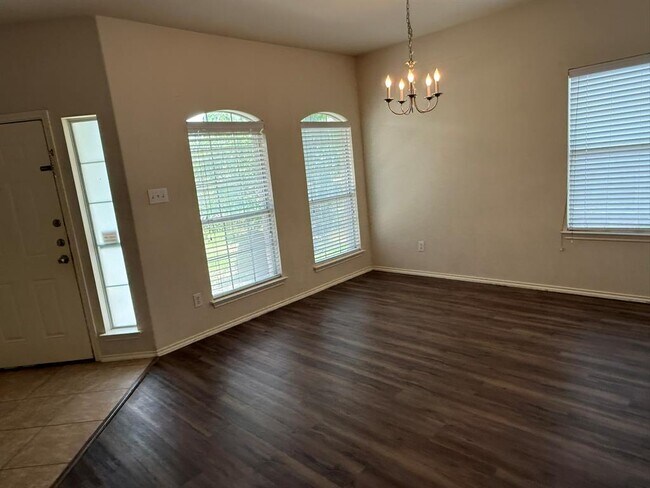Building Photo - 1514 Kothman Dr