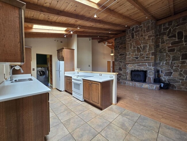 Building Photo - 166 Galisteo Ln