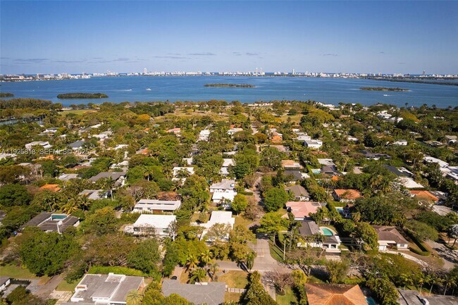 Building Photo - 501 NE 51st St