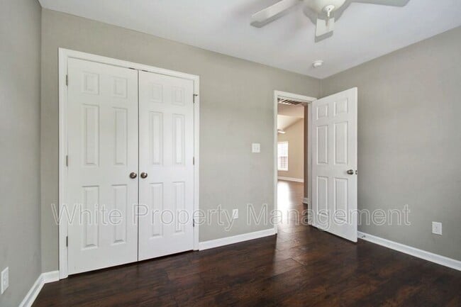 Building Photo - 49 Linford St