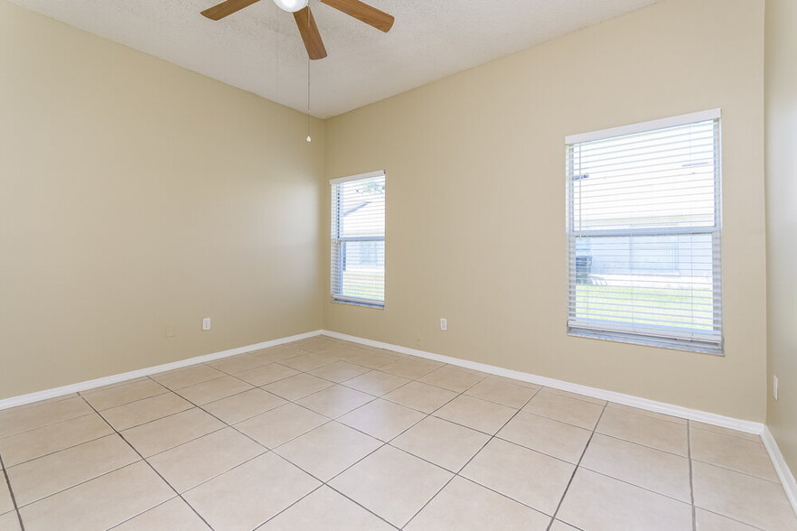 Building Photo - 14580 Laguna Beach Cir