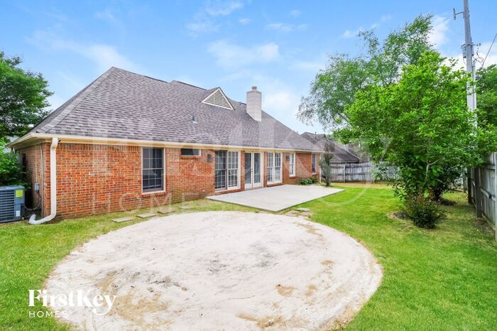 Building Photo - 7598 Dexter Manor Dr