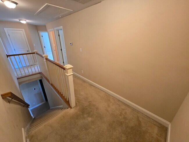 Building Photo - 47 Kentucky Derby Ln
