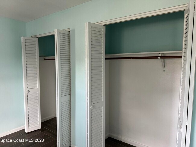 Building Photo - 155 Perth Ave