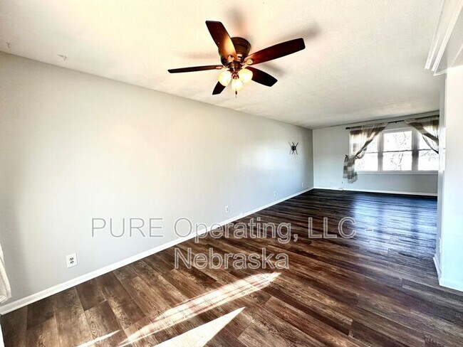 Building Photo - 20215 Pinkney St