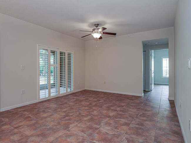 Building Photo - 5060 Fairways Cir