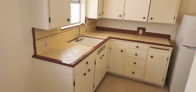 Building Photo - 15t7544
