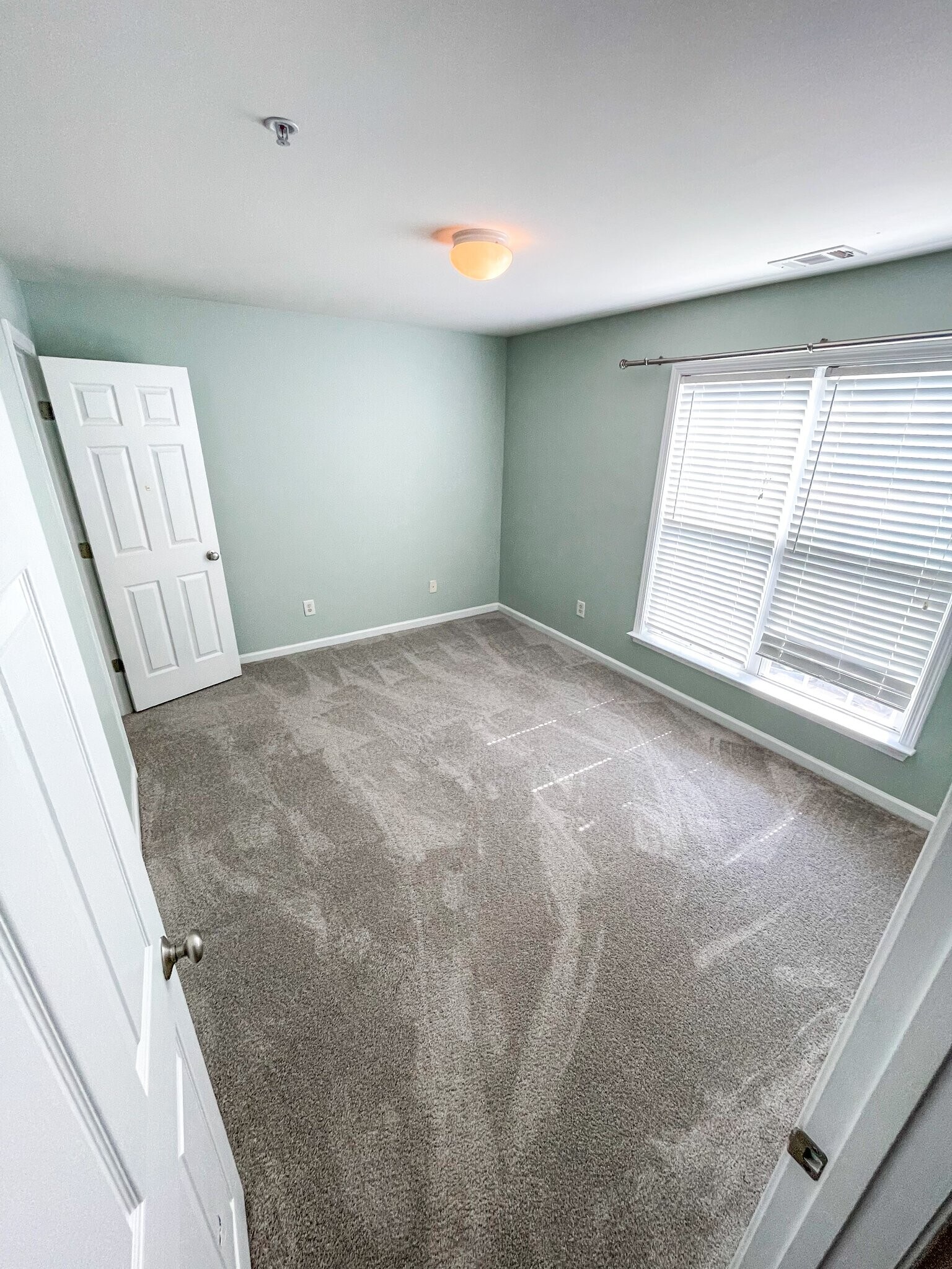 Building Photo - 282 Balaban Cir