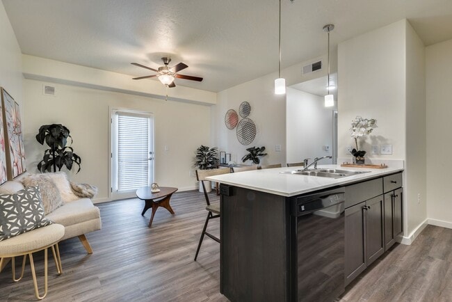 Building Photo - 1017 S Elder St