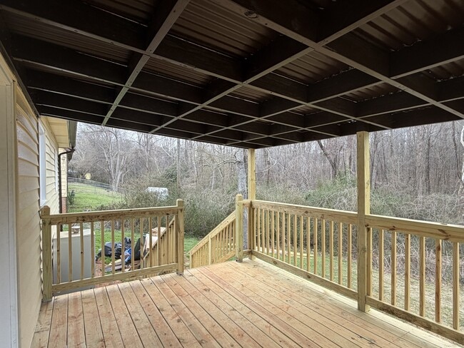 Building Photo - 524 Newcastle Rd