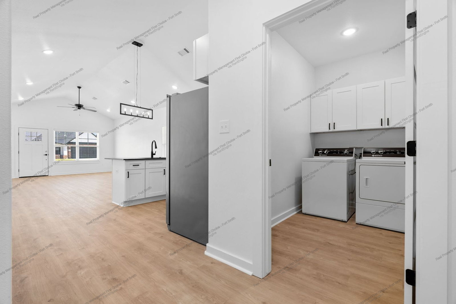 Building Photo - 8705 Cantera Dr