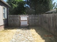 Building Photo - Wonderful West Side home