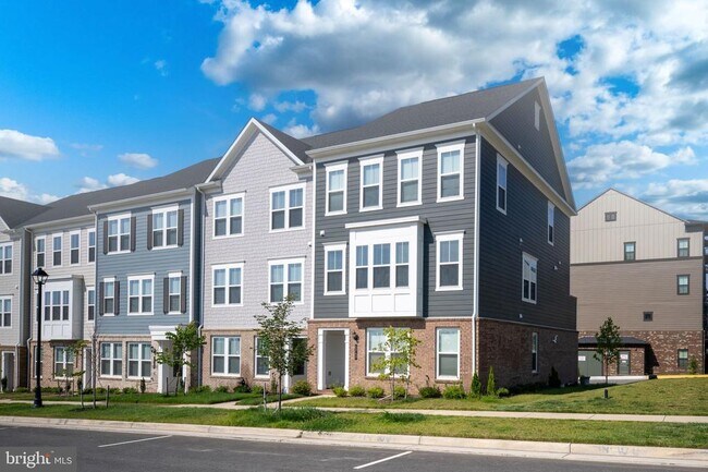 Building Photo - 1747 Riverbluff Ave