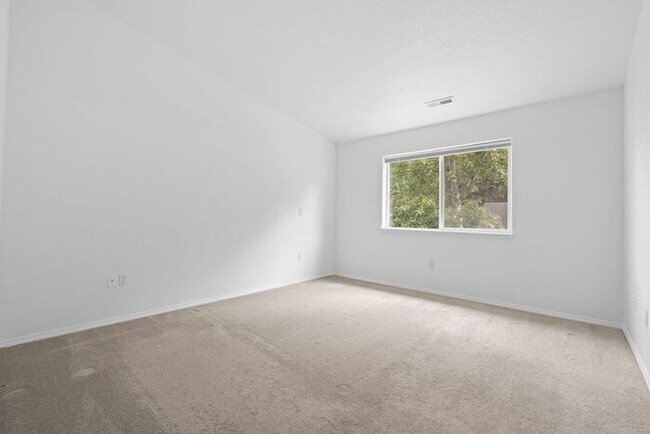 Building Photo - Bright & Beautiful Condo w/ Dual Primary Bedrooms, Walk-In Closets, Garage & A/C~ Located in NE P...