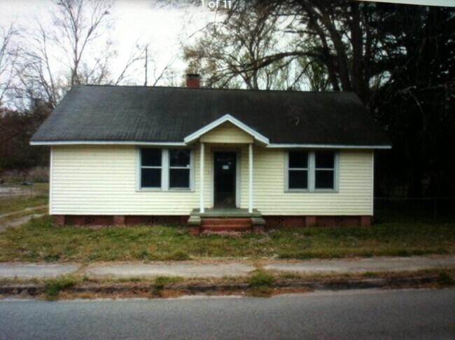 Primary Photo - 3 Bed, 1 bath