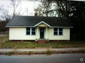 Building Photo - 3 Bed, 1 bath