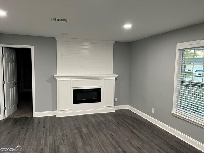 Building Photo - 318 Willowwind Dr