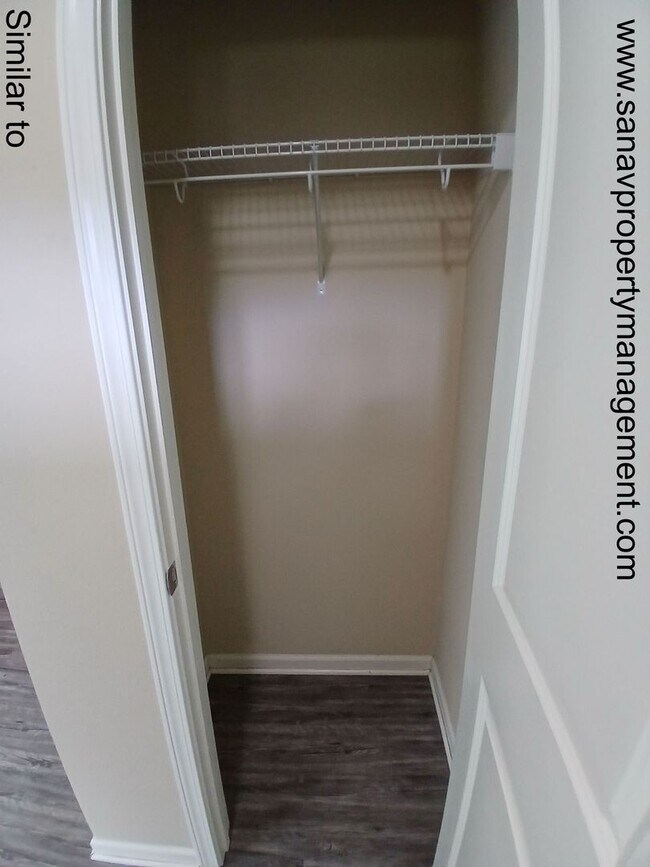 Building Photo - "Welcome to Your Stylish Retreat at Jordan Heights Townhouses with finished Basement and 3 full b...