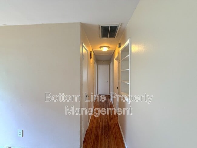 Building Photo - 3432 Sargeant Dr