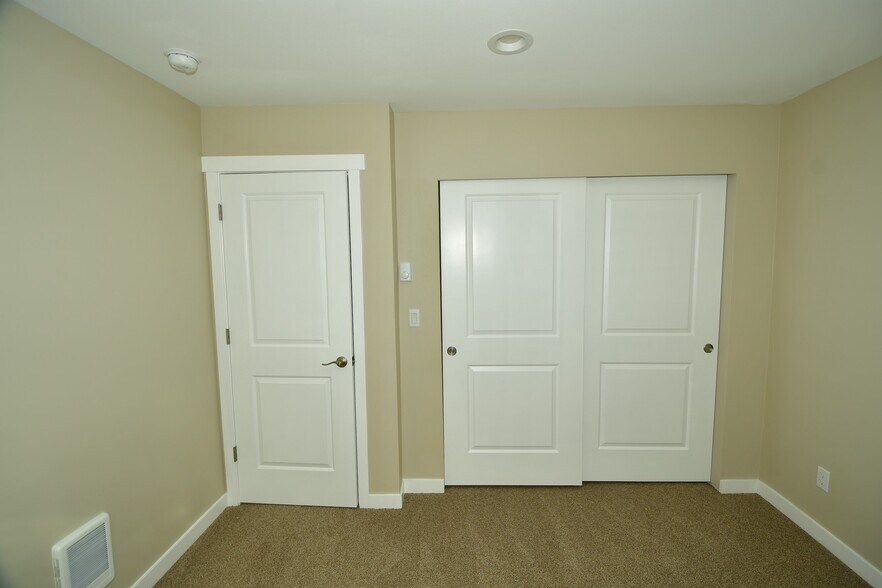 Bedroom - 954 152nd St E