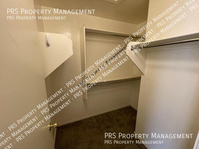 Building Photo - 837 E Glenmere Dr