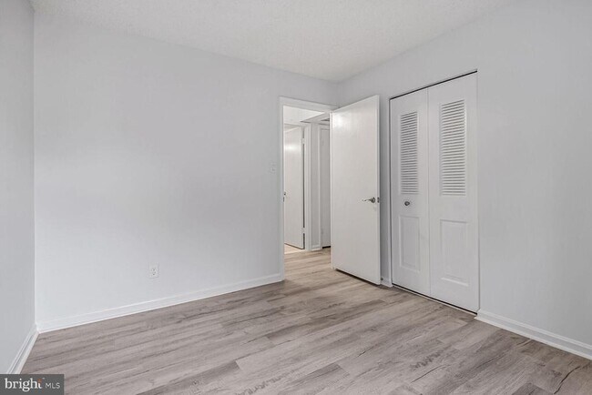 Building Photo - 10223 Valentino Dr