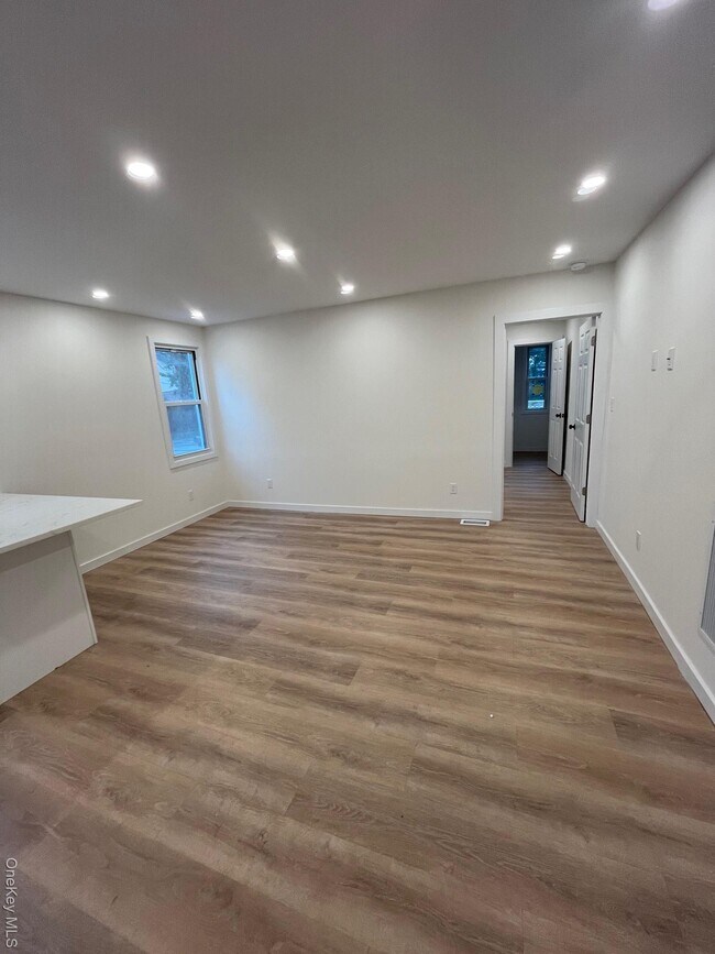 Building Photo - 12 Backman Ave